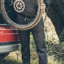 Load image into Gallery viewer, The Women's Apres Sweatpant in Salt and Pepper Fleece
